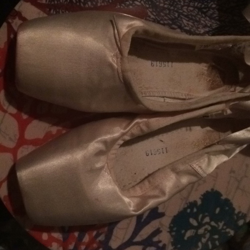 Sansha pointe shoes. Size 7.5